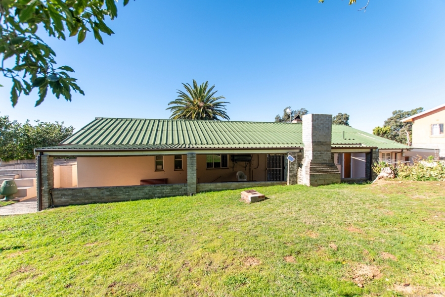 4 Bedroom Property for Sale in Ongegund Village Western Cape